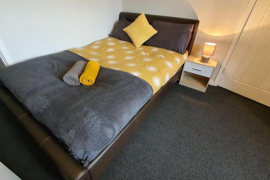 Casa de Férias Contractors-city Centre-parking-sleeps 9 -smart Tv, 2 Bathrooms! Coventry